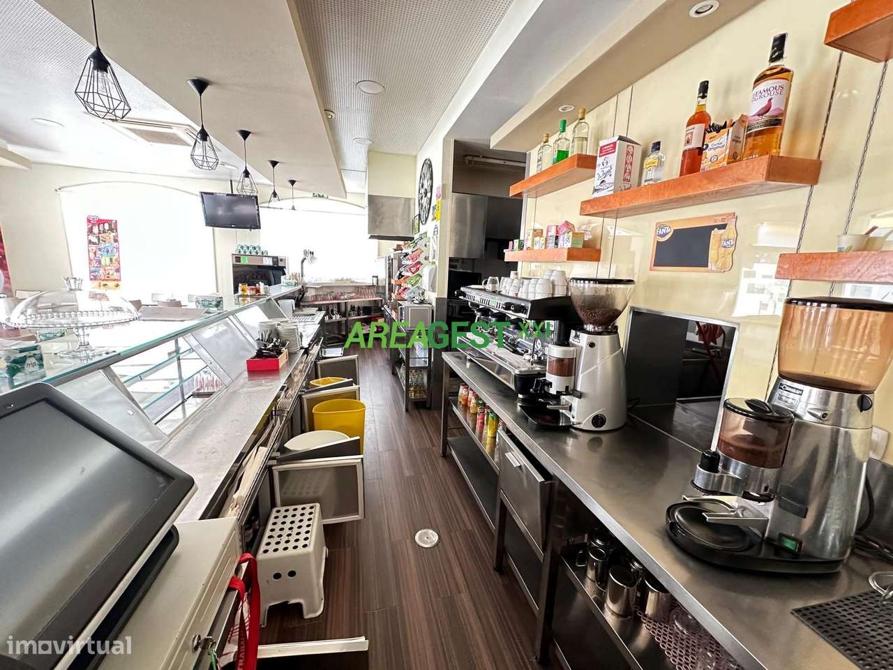 Loja para trespasse no centro de Vila Franca de Xira-13