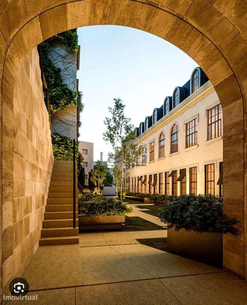 T1 Edifício da Antiga Faculdade de Farmácia (em frente à Igreja de ... - Grande imagem: 3/18