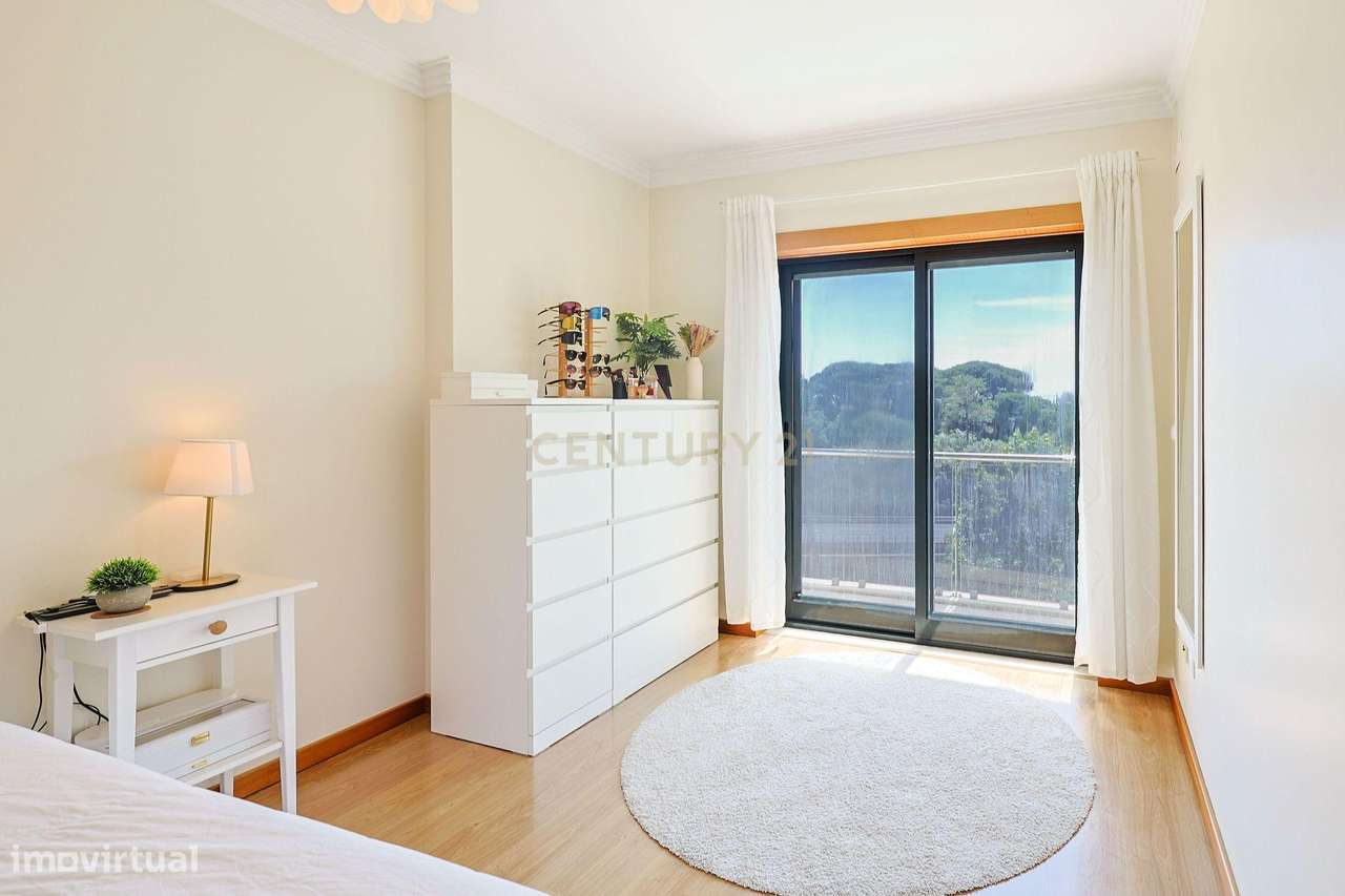 Apartamento T2, com Lugar de Parqueamento e Arrecadação, Quinta de São-17