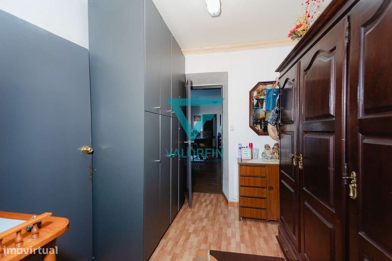 MORADIA T2 Térrea com Terreno e Logradouro | Porto de Mós-9