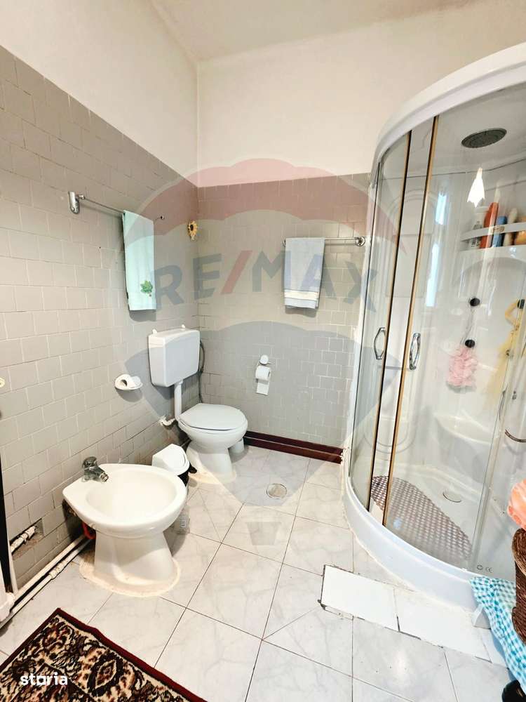 Casa cu 5 camere de vanzare in centrul orasului Talmaciu-8