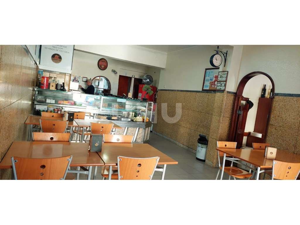 Café/Restaurante com História em Cavadas-21