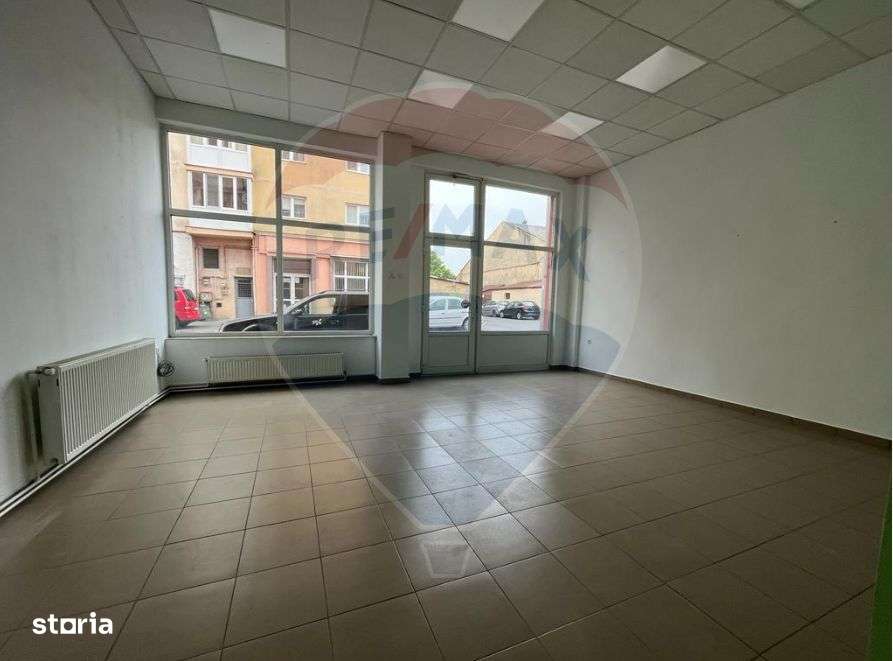 Spațiu comercial stradal-Inchiriere - Imagine principală: 2/8