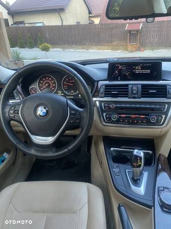BMW Seria 3 328i xDrive Luxury Line - 15