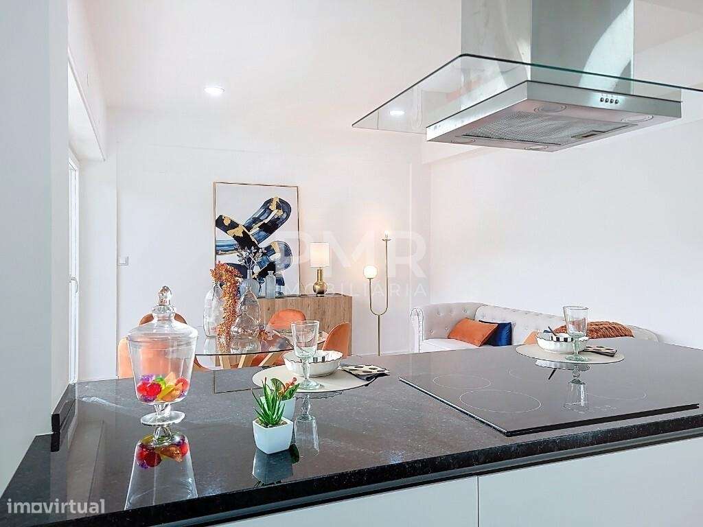 Apartamento T2 Remodelado em Benfica - Grande imagem: 2/14