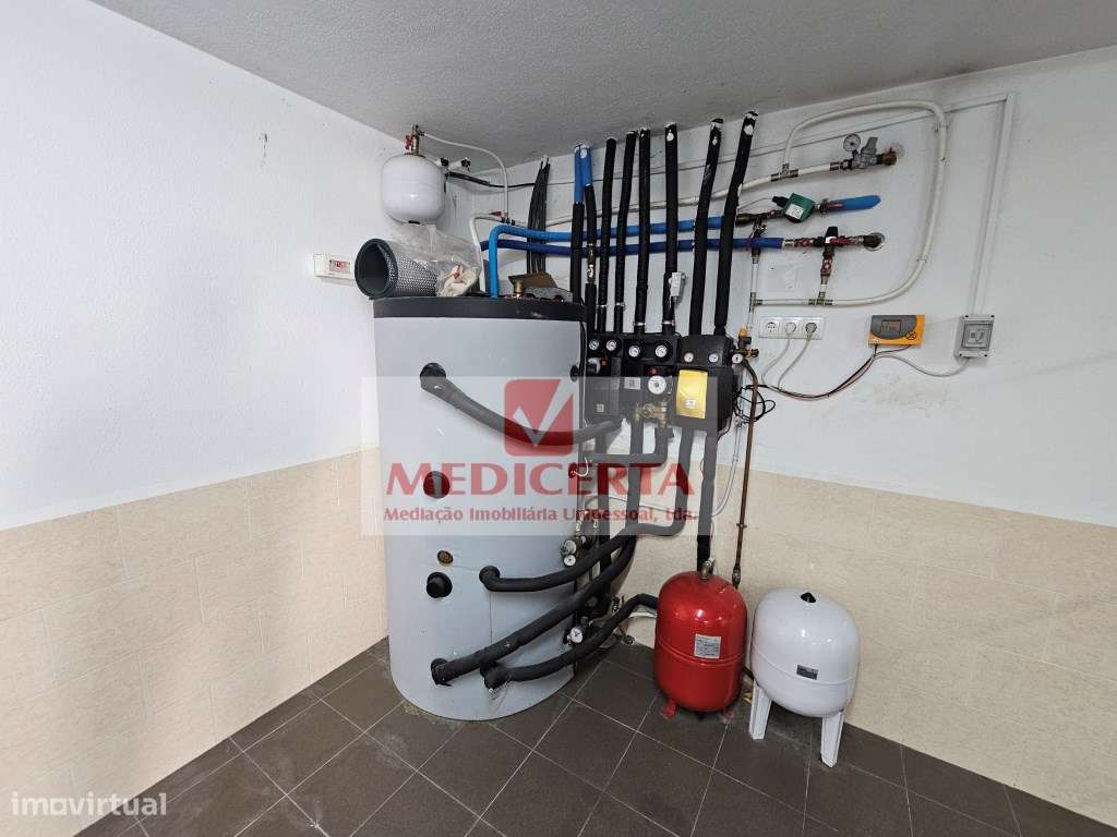 Algueirão - Moradia/Isolada T5 + Logradouro 350m² + Garagem-37