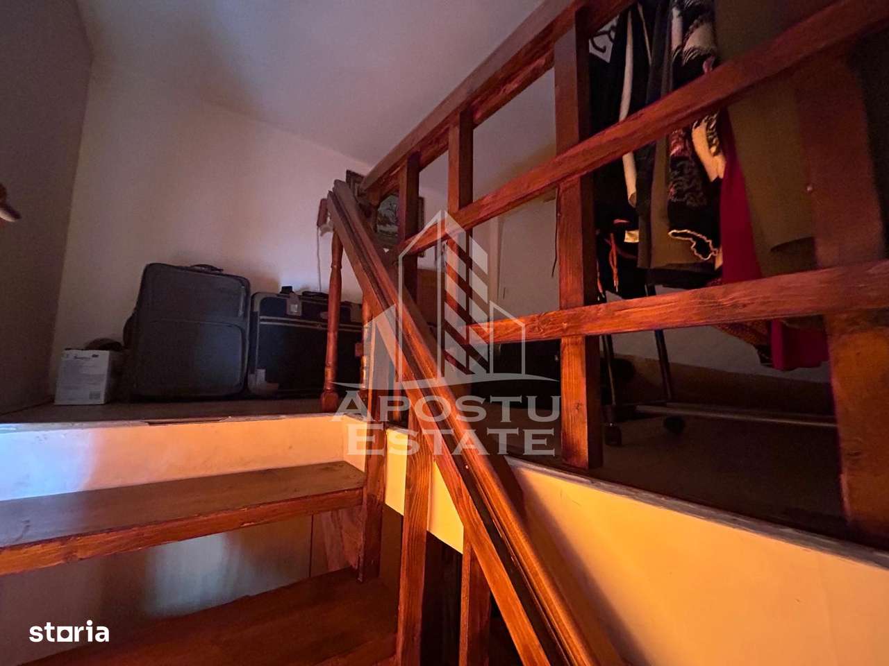 Casa la curte comuna cu doar 5 locatari, in Piata Maria. - Imagine principală: 3/9