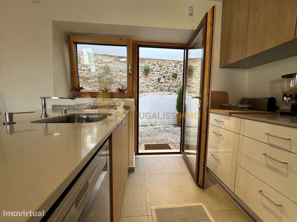 À Venda: Charmosa moradia totalmente renovada.-9