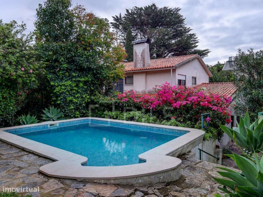 Terreno de 1.000 m2 com duas moradias, com piscina, em Caxias - Grande imagem: 3/59