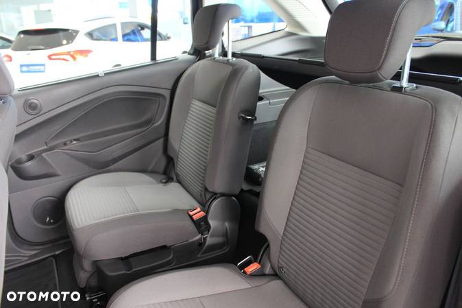 Ford Grand C-MAX - 11