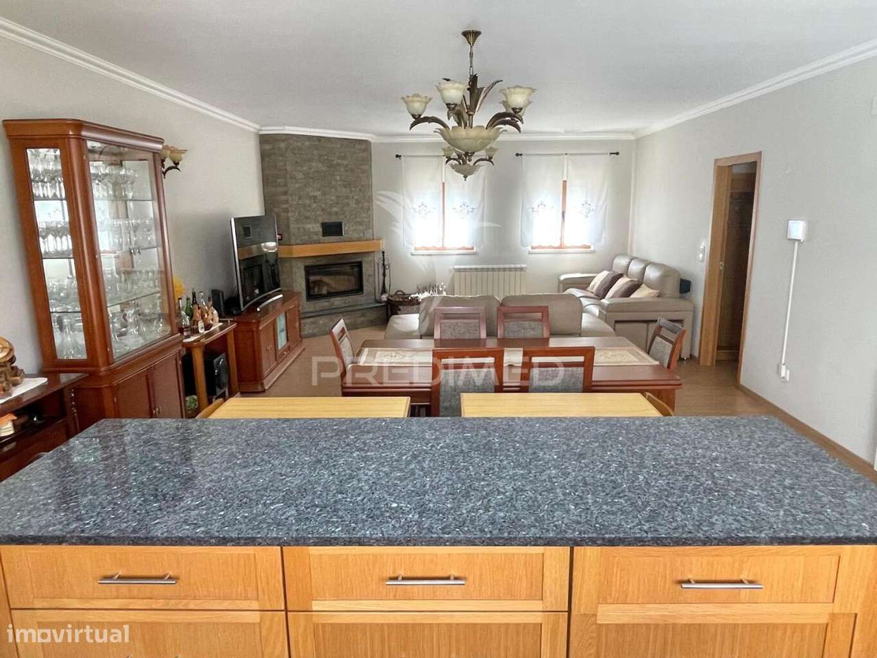 Moradia de 308 m2, inserida num terreno com 4.087 m2 - Grande imagem: 5/39