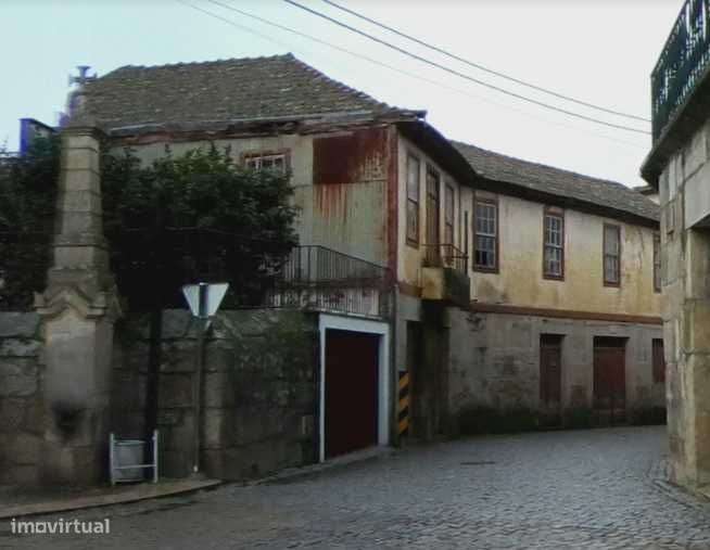 Casa para reconstrução em frente ao convento de Salzedas - Grande imagem: 4/12