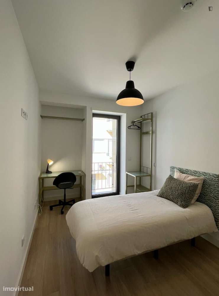 Quarto - localizado em Benfica Lisbon - Grande imagem: 5/8