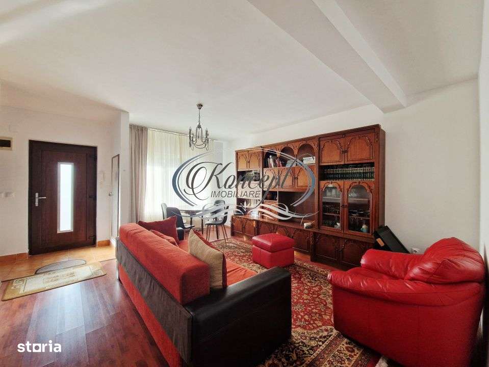 Casa moderna cu mansarda si curte comuna in zona Campului-0