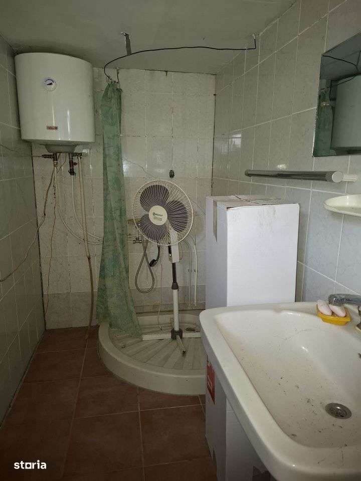 Vanzare casuta rustica in com. Barbuletu, jud. Damvovita-15