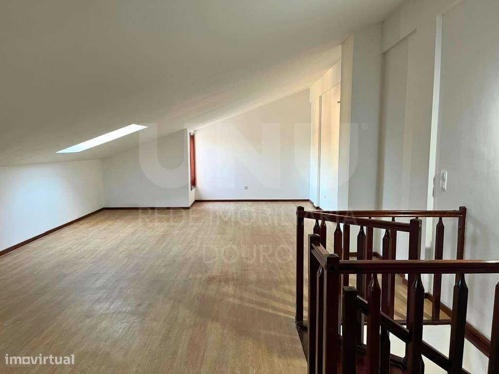 Apart. T2 Duplex Renovado | Oliveira do Douro, V.N. de Gaia-27