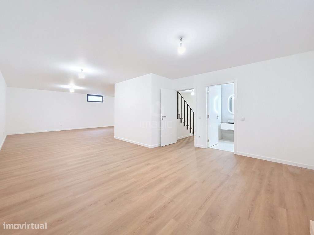 MORADIA T4 NOVA EM MAFRA.-30