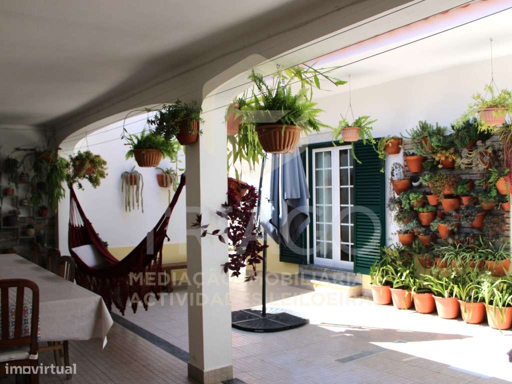 Fantástica Moradia T4 mais Escritório com Garagem-3