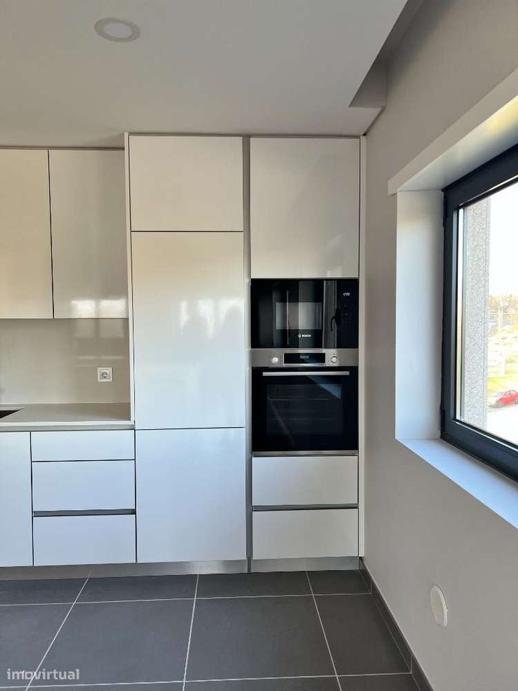 APARTAMENTO T4+1 no CENTRO de Oliveira de Azeméis-11