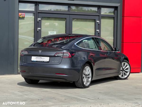 Tesla Model 3 Langstreckenbatterie Allradantrieb Dual Motor - 7