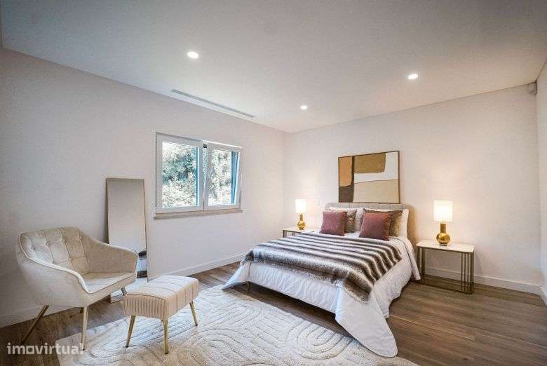 Moradia Independente T4 na Herdade da Aroeira com piscina, garagem a 2-36