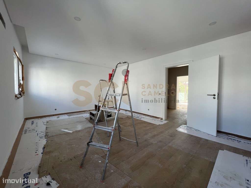 Moradia T4 na Costa da Caparica com piscina - Grande imagem: 4/34