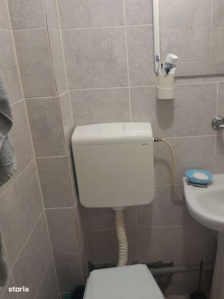 Garsoniera decomandata ,zona Palas-3