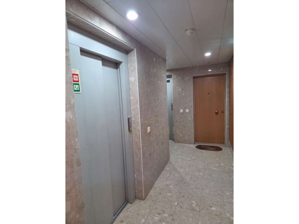 Excelente T3 no centro de Lisboa-21