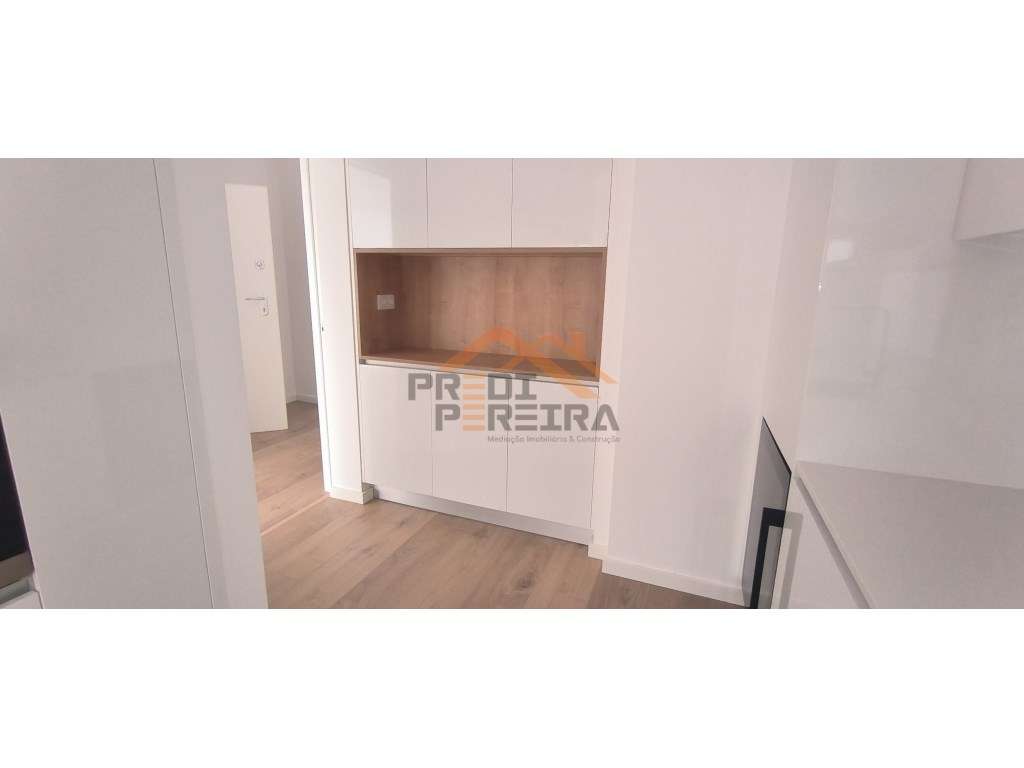 Última fração disponível!
T3 de luxo, com terraço e uma box, inser...-6