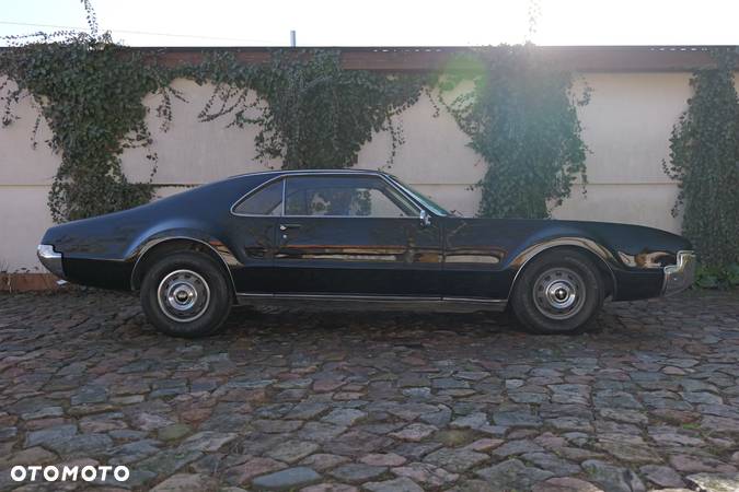 Oldsmobile Toronado - 5