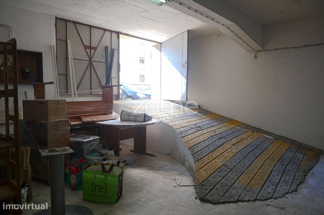 Armazém no centro de Torres Vedras. - Grande imagem: 4/13