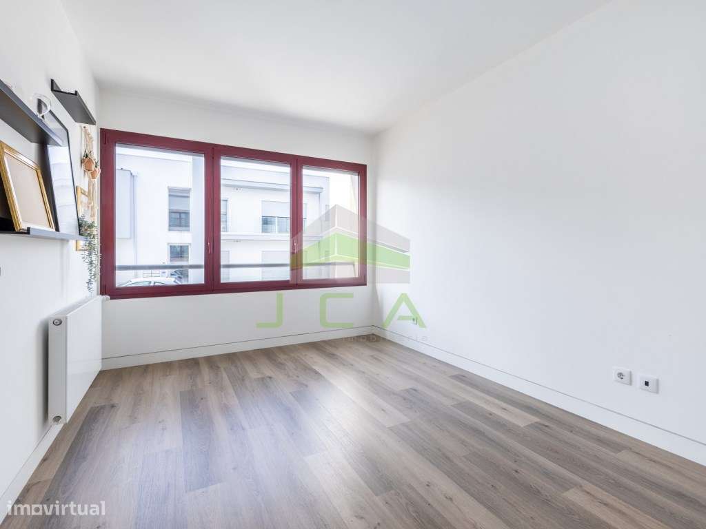 Apartamento T4 com terraço e piscina-37