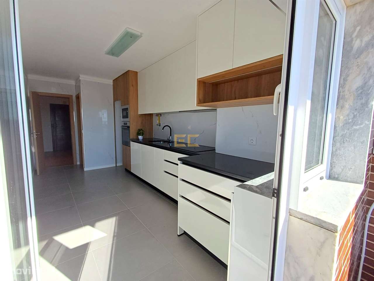 Apartamento T2 de Prestígio com Vista Mar!-5
