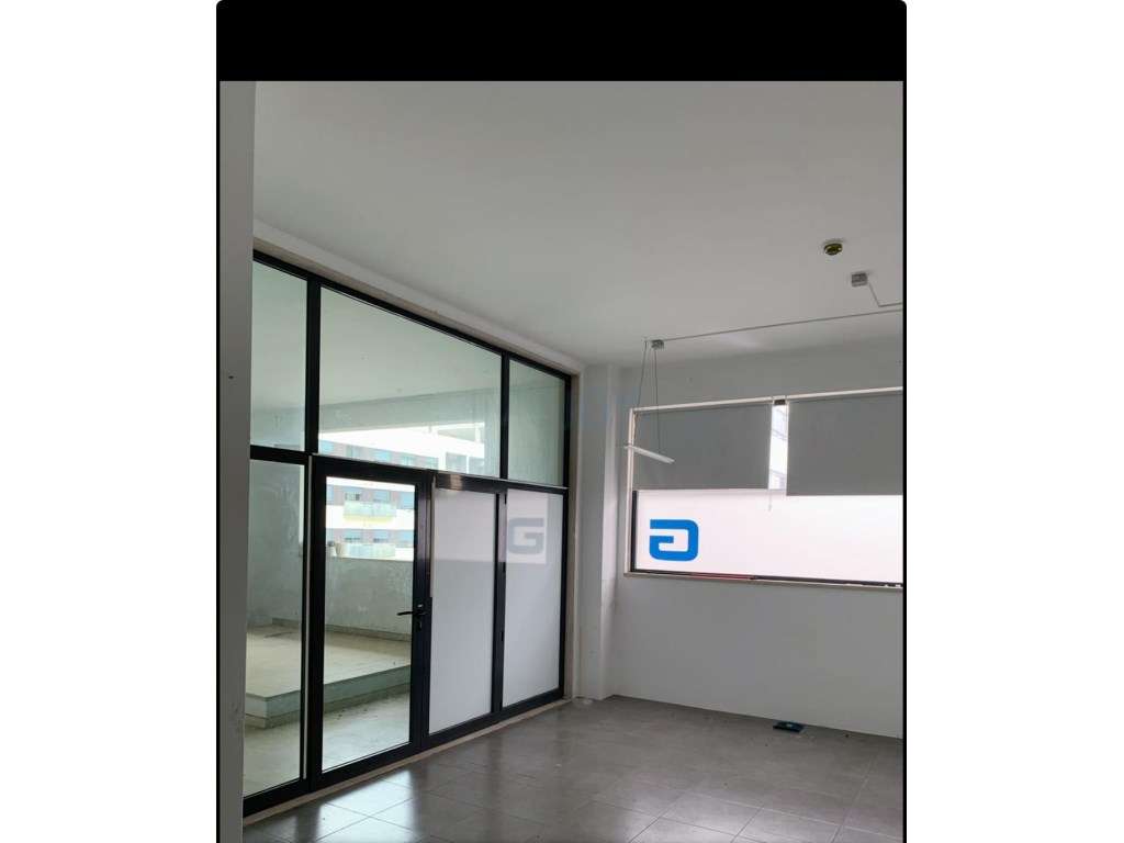 Loja na Quinta do Conventinho em Loures - Grande imagem: 3/15