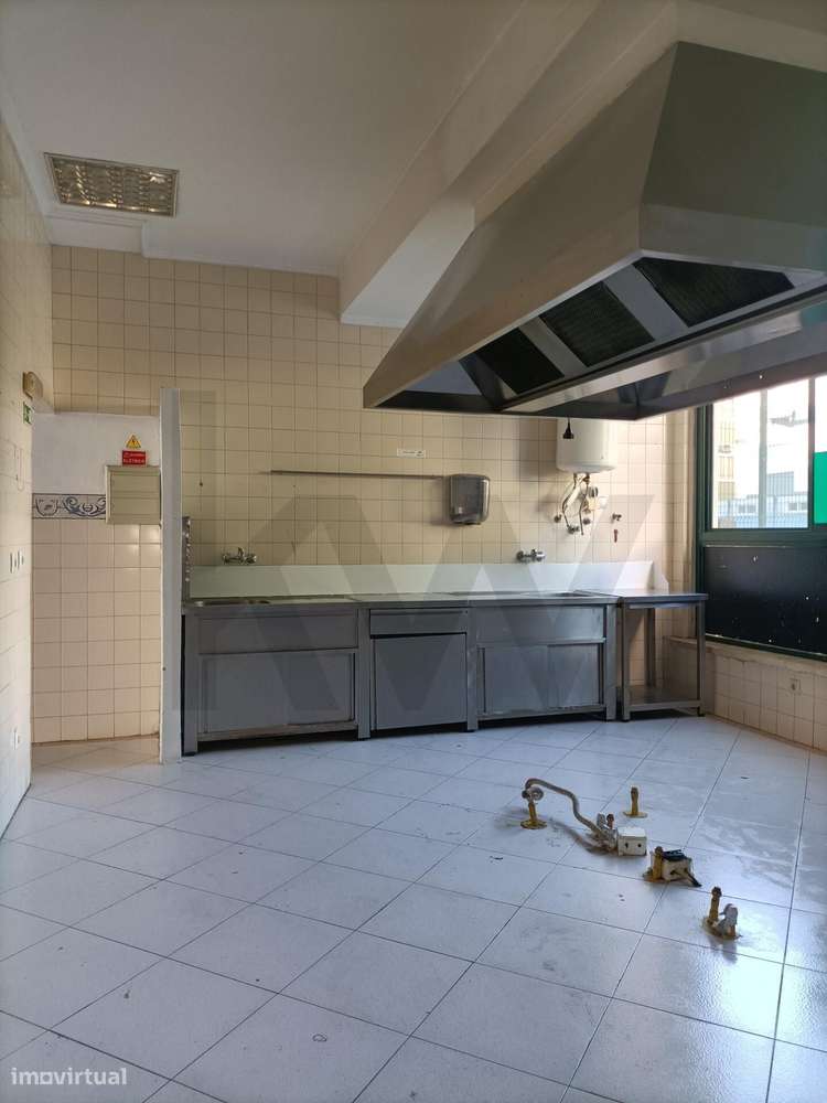 VENDA | ESPAÇO COMERCIAL COM ARRECADAÇÃO – CENTRO DE ALVERCA-17