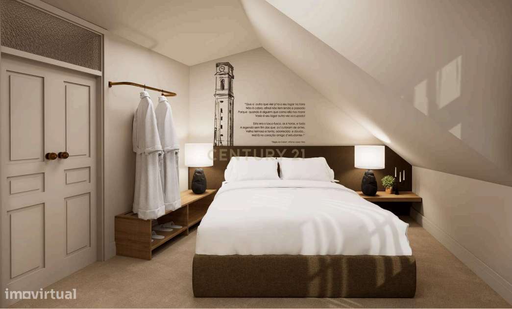 Prédio na emblemática Rua do Quebra Costas, no centro histórico de Coi-14