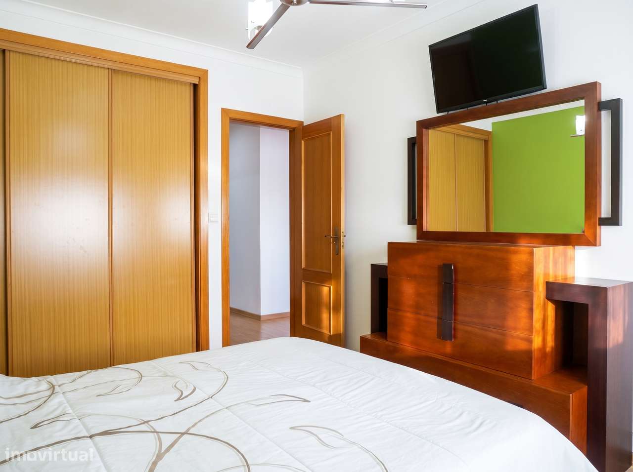 T3 com varanda, garagem, localização privilegiada e 128 m²!-12