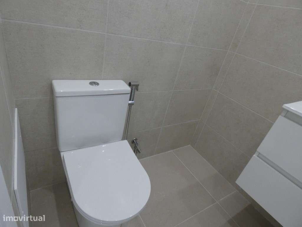 Apartamento T3 Feijó, Almada-13