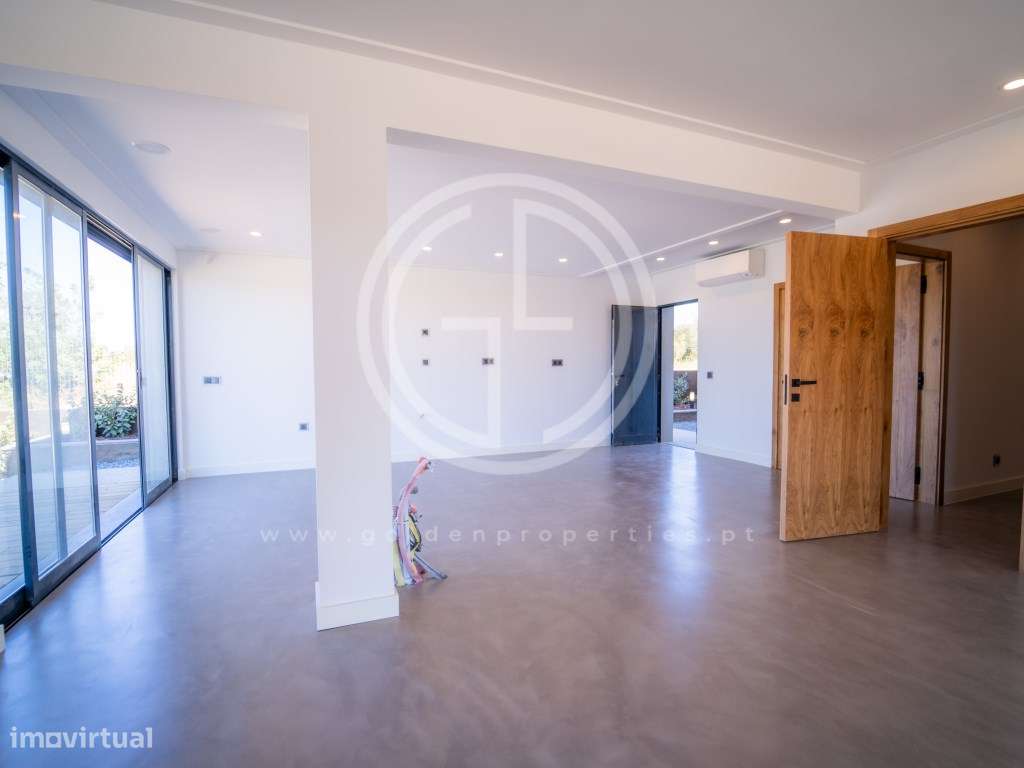 Invista na sua casa de sonho! Moradia T5 em Quarteira, perto da Pra...-41