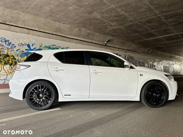 Lexus CT - 3