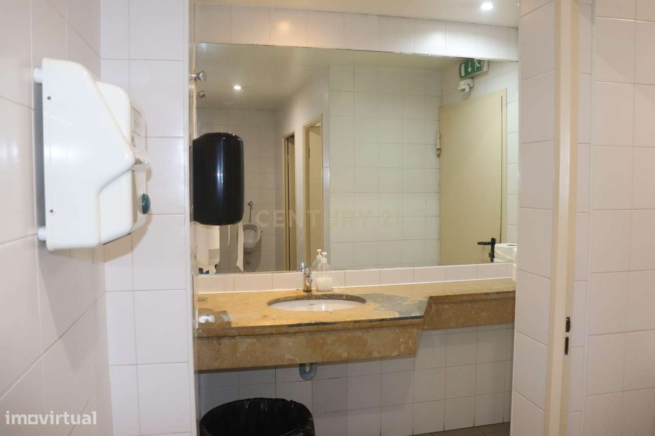 Espaço Comercial em Oeiras com Acessibilidade e Segurança - Grande imagem: 5/8