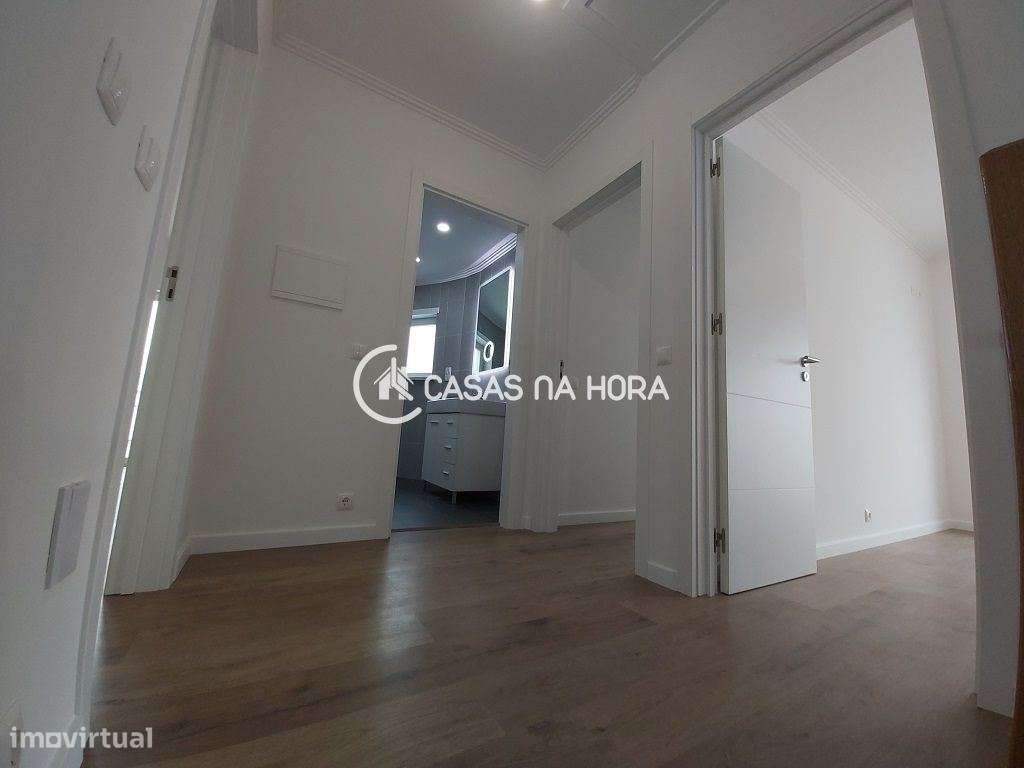 EXCELENTE MORADIA V3 + 1  3 Pisos  REMODELADA  Próximo ao Centro da...-20