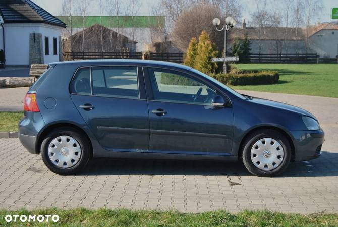 Volkswagen Golf V 1.4 FSI Comfortline - 14