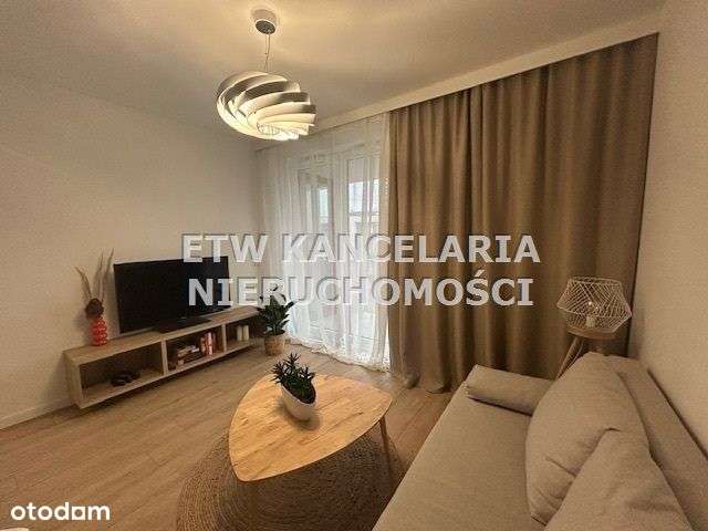 Wygodne 2 pokoje, balkon, garaż, komórka-0