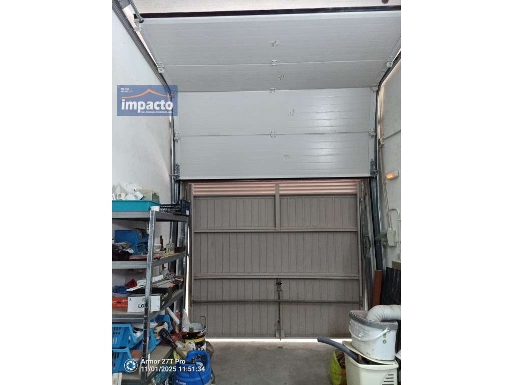 Garagem, portal elétrico e mezanino, Alverca-7