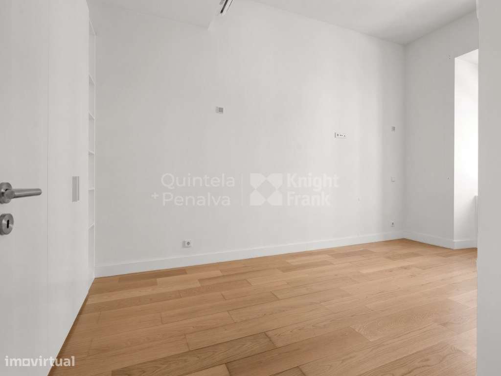 Apartamento T3 com vista rio para venda na Lapa, Lisboa-16