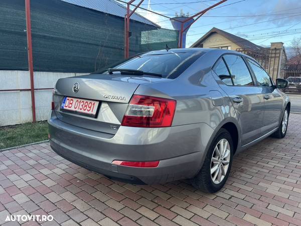 Skoda Octavia 1.6 TDI Business DSG - 4