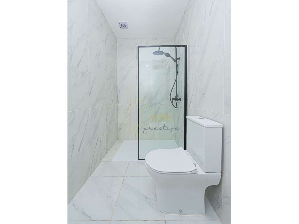 Fantástica moradia T2 com quintal em Setúbal-5