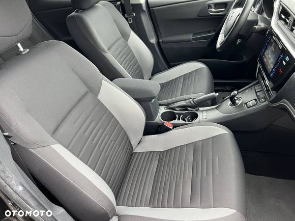Toyota Auris 1.8 VVT-i Hybrid Automatik Touring Sports Design Edition - 11