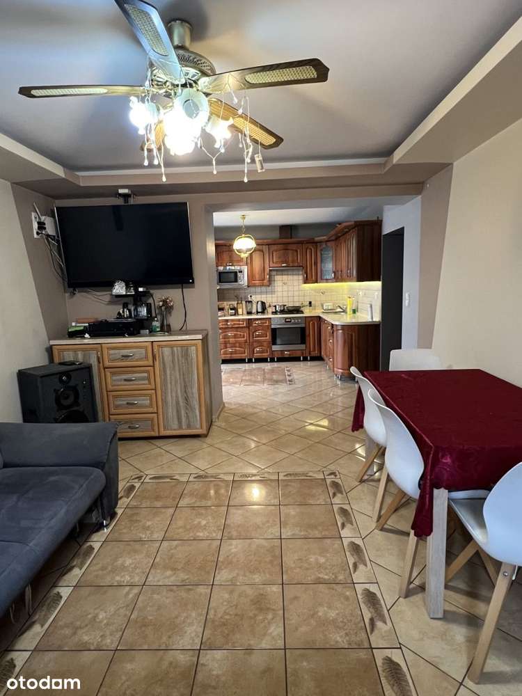 Funkcjonalny dom w dobrej lokalizacji-3